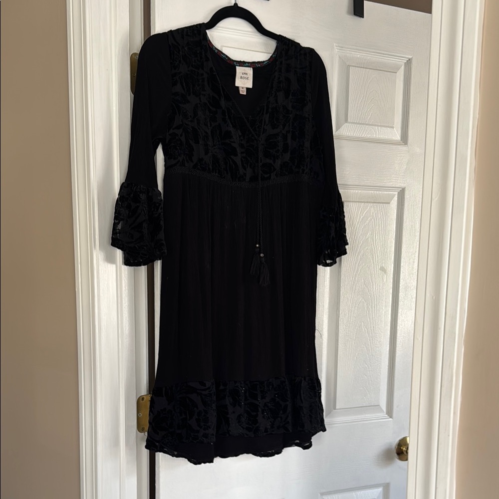 Knox Rose Black Midi Dress with Elegant Bell Sleeves